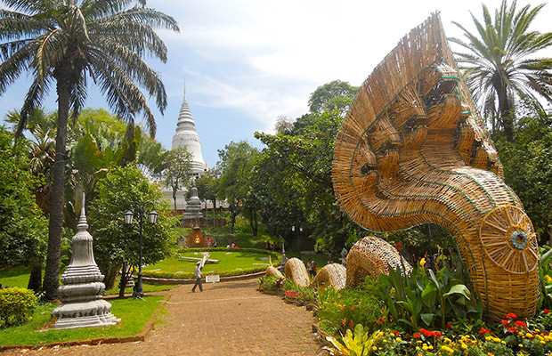 Amazing Phnom Penh Highlights City Tour