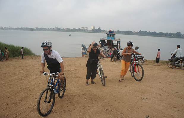Koh Dach Island Relaxation Tour from Phnom Penh City