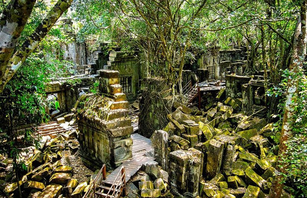 Kulen Mountain, Beng Mealea and Tonle Sap Tour from Siem Reap