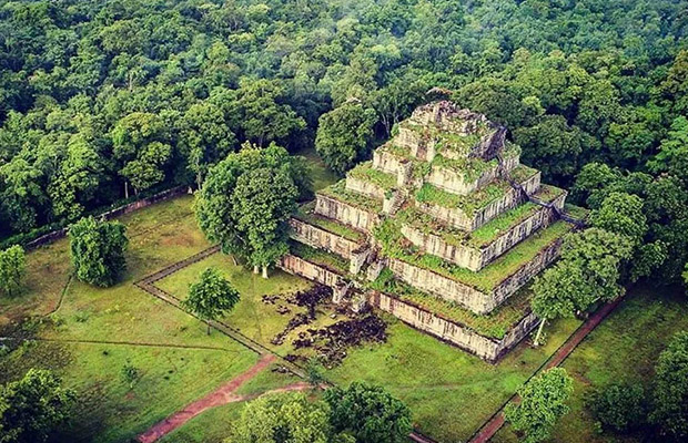 3-Day: Trekking to Beng Mealea, Koh Ker and Preah Vihear Tour from Siem Reap